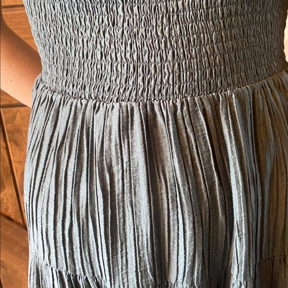 Pretty dress - Picture 3 of 6